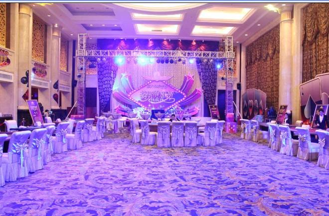 活動(dòng)場(chǎng)地布置燈光搭建